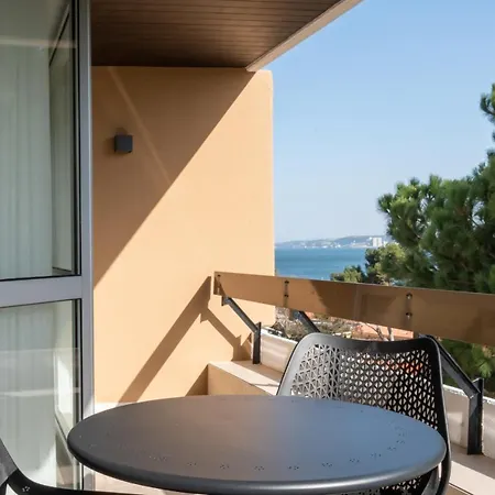 Coastal Charm With Balcony By Lovelystay